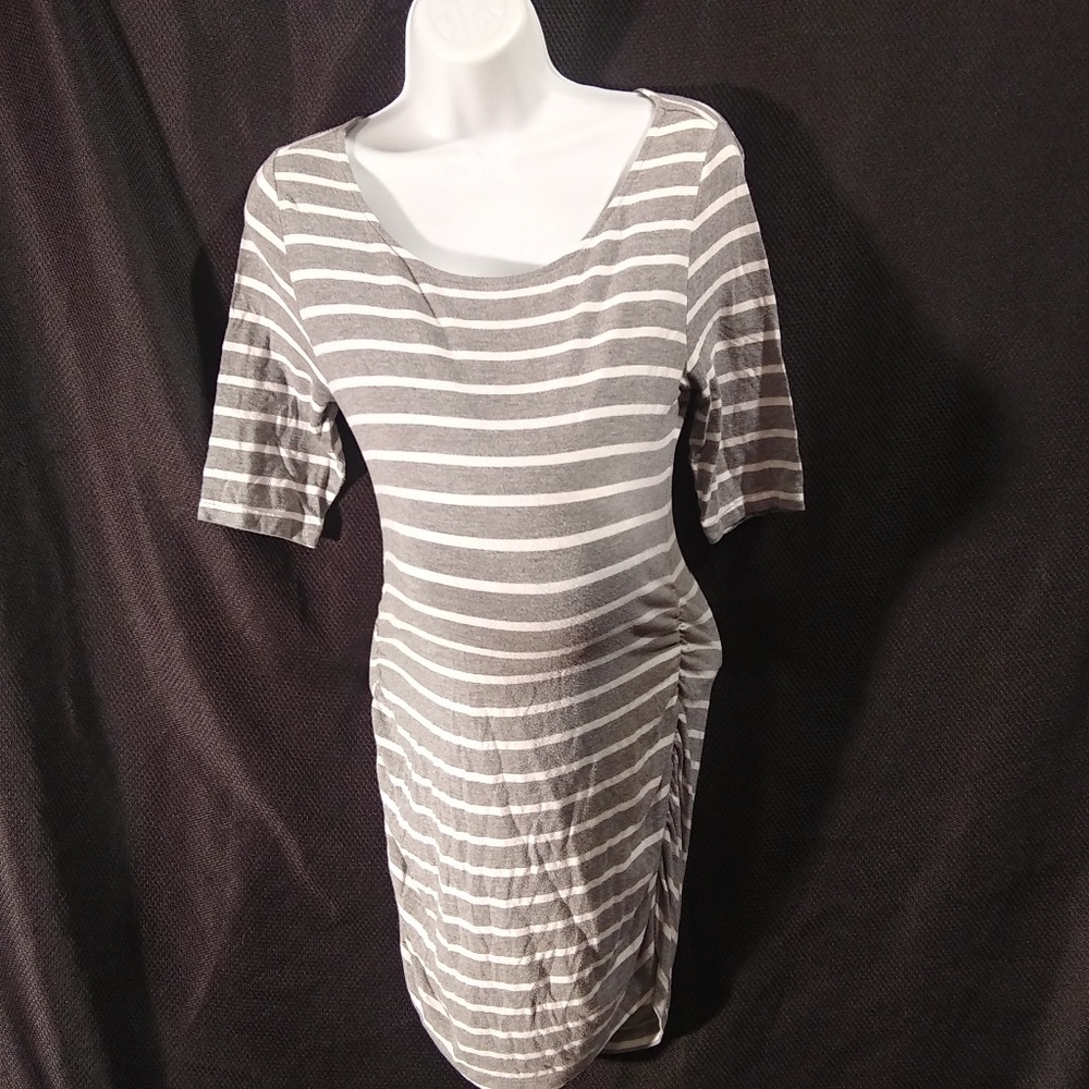 A Pea in the Pod Maternity Dress